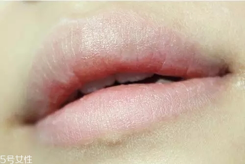 煙熏妝攻略，教你點(diǎn)不一樣的