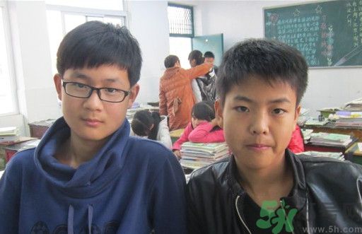 我13歲有點(diǎn)色怎么辦？我13歲有點(diǎn)色正不正常？