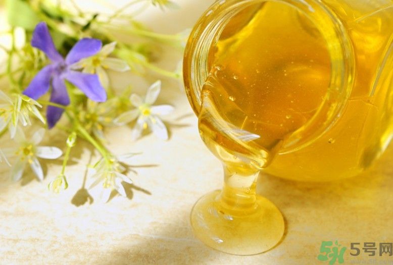 寶寶能吃蜂蜜嗎？怎么給寶寶吃蜂蜜才好？