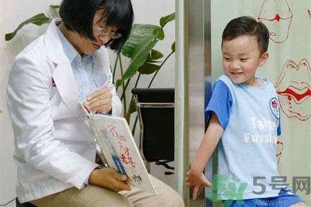 口吃是結(jié)巴嗎？口吃怎么辦能矯正嗎？