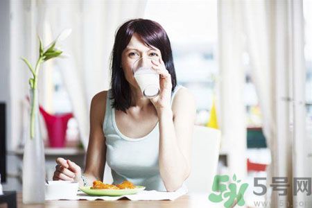 降低膽固醇的方法有哪些？降低膽固醇吃什么好？