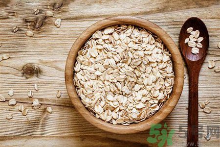 長(zhǎng)痘痘肌膚干燥怎么辦？肌膚干燥吃什么食物好？