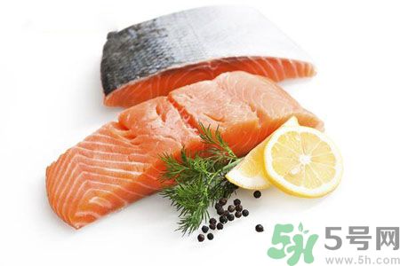 長(zhǎng)痘痘肌膚干燥怎么辦？肌膚干燥吃什么食物好？
