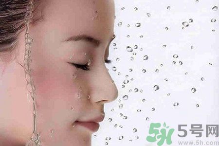 皮膚起皮怎么辦？皮膚起皮用什么護(hù)膚品？