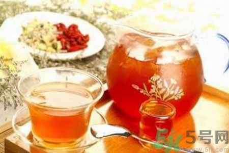 枸杞泡水有什么害處？枸杞泡水喝有什么好處？
