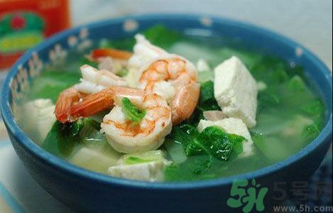 菠菜可以喝豆腐一起吃嗎？菠菜可以喝蝦一起吃嗎？