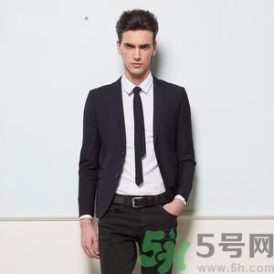 做仰臥起作可以練腹肌嗎？怎樣快速練出腹?。? width=