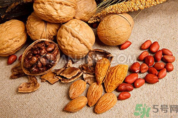 吃新鮮水果能抗皺嗎？防皺紋要吃什么？