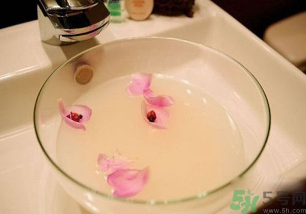 淘米水洗臉能祛斑嗎？淘米水洗臉可以美白嗎？
