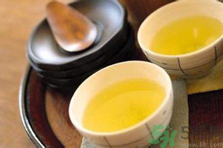 牙齒發(fā)黃怎么辦？牙齒怎么變白？