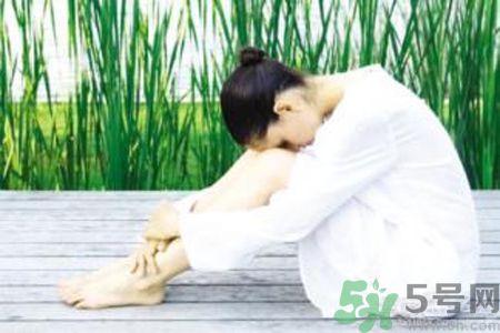 月經(jīng)有血塊是怎么回事？月經(jīng)有血塊怎么調(diào)理？