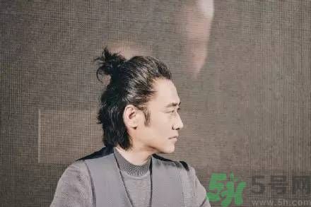 明星花式丸子頭引潮流 波叔這么萌你不愛嗎？