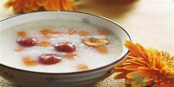 睡覺多夢(mèng)是什么原因？睡覺多夢(mèng)怎么調(diào)理？