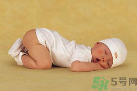寶寶趴著睡覺(jué)好嗎？寶寶趴著睡覺(jué)是怎么回事？