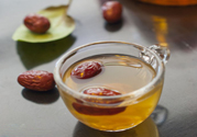紅棗不能和什么一起吃？紅棗泡水喝會上火嗎？