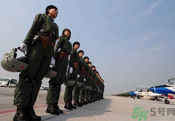 公交車遇到色狼怎么辦？防色狼手冊教你一招搞定！