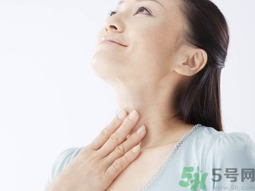 ?17歲女生有喉結(jié)正常嗎？17歲女生喉結(jié)突出怎么辦？