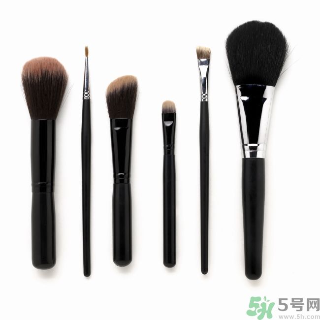 怎樣化妝不傷皮膚？化妝對(duì)皮膚有傷害嗎？