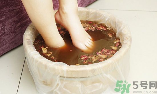 泡腳有什么好處？泡腳有什么禁忌？