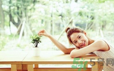 皮膚暗黃是缺水嗎？肌膚補(bǔ)水怎么補(bǔ)？