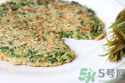 香椿雞蛋餅怎么做？香椿煎蛋餅做才能好吃？
