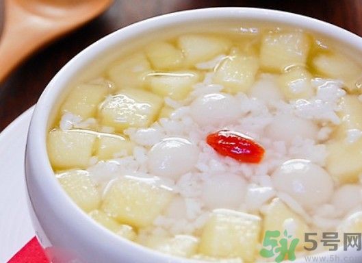 蘋果煮熟了還有營養(yǎng)嗎？蘋果煮熟吃有什么好處？
