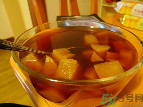 蘋果煮熟了還有營養(yǎng)嗎？蘋果煮熟吃有什么好處？