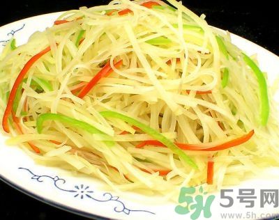 土豆絲和土豆片哪個更好吃？土豆片可以炒什么？