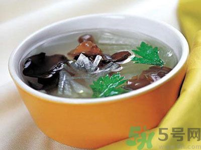 白發(fā)多吃黑木耳可以變黑嗎？怎么防止白發(fā)？