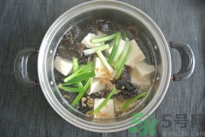 黑木耳可以治便秘嗎？黑木耳有什么食療的方法？