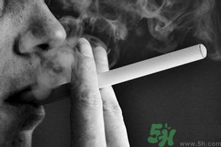胃潰瘍可以抽煙嗎？胃潰瘍抽煙好嗎？