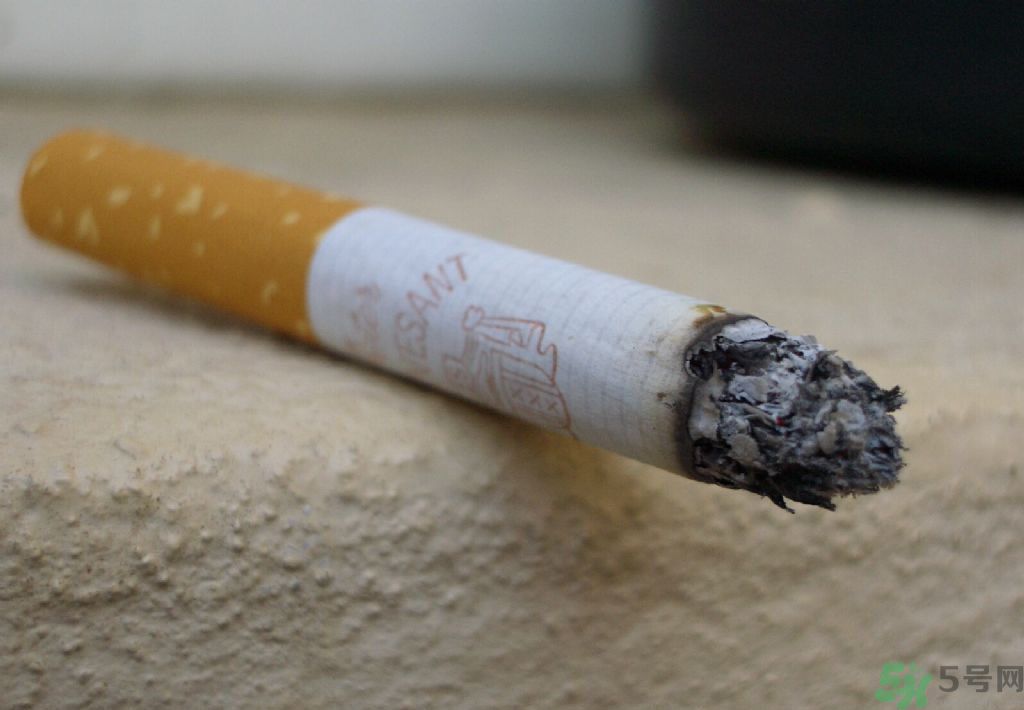 胃潰瘍可以抽煙嗎？胃潰瘍抽煙好嗎？
