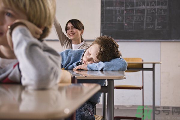 高中生上課容易走神怎么辦？高中生上課如何提高注意力？
