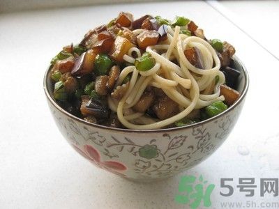 茄子肉丁打鹵面怎么做？茄子肉丁打鹵面好吃嗎？