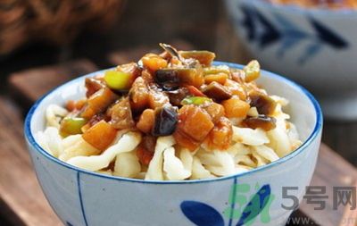 茄子肉丁打鹵面怎么做？茄子肉丁打鹵面好吃嗎？
