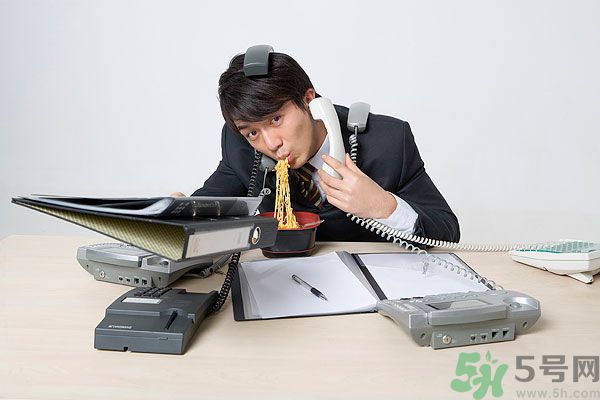 滿漢宴方便面煮著吃泡著吃哪個(gè)好？
