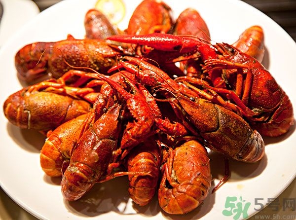油燜大蝦蝦皮能吃嗎？油燜大蝦能全部吃掉嗎？
