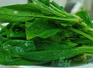 菠菜和豆腐能一起吃嗎？菠菜和豆腐一起吃會(huì)得腎結(jié)石嗎？