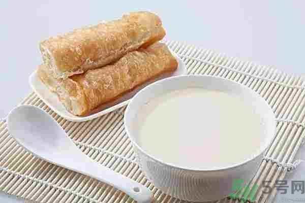 早餐吃面還是包子比較好？早餐吃包子和面健康嗎？