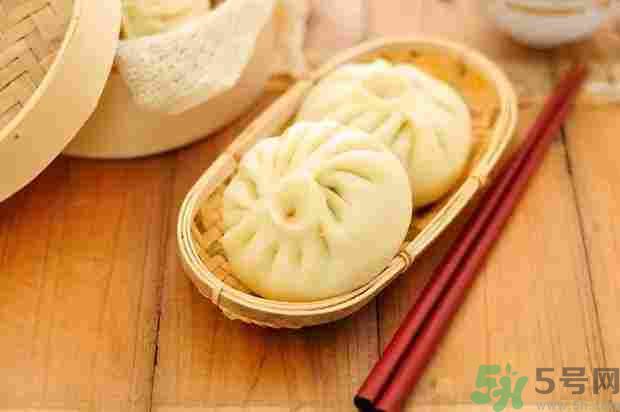 早餐吃面還是包子比較好？早餐吃包子和面健康嗎？