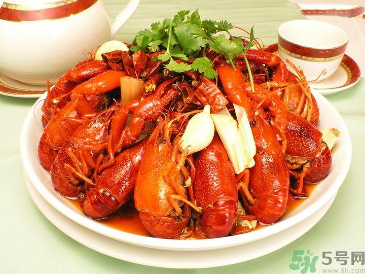 吃海鮮能喝啤酒嗎？吃海鮮為什么不能喝啤酒？