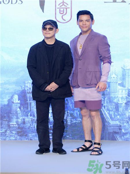 李連杰為什么故意打向佐？向佐是誰？