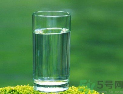 白開水隔幾天還能喝嗎？喝白開水要注意什么？