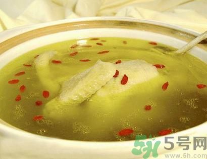 燉雞湯怎么去腥？燉雞湯很腥要怎做才好？