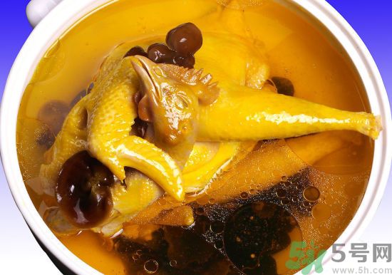 燉雞湯怎么去腥？燉雞湯很腥要怎做才好？