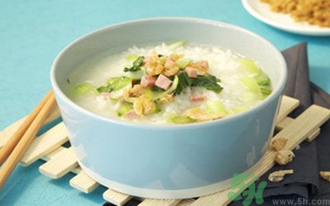 吃湯泡飯傷胃嗎？湯泡飯有什么危害？