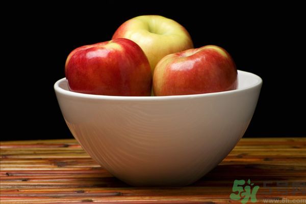 蘋(píng)果皮上的蠟對(duì)身體有害嗎？蘋(píng)果蠟吃了會(huì)