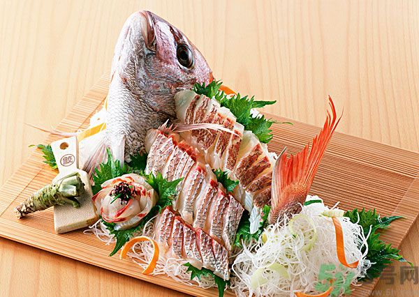 生魚(yú)片的做法是什么？如何自制生魚(yú)片？