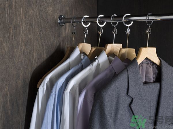 什么面料不容易皺？如何挑選不易皺的衣服？