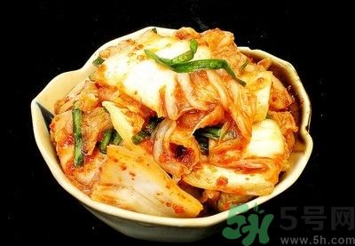 白菜隔夜了還能吃嗎？白菜隔夜怎么吃？
